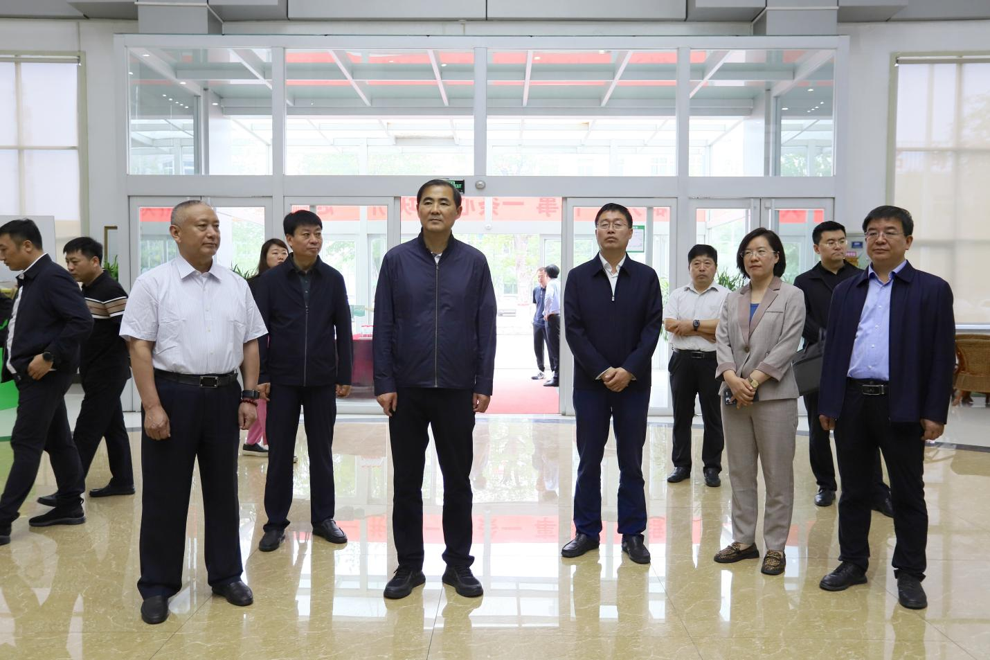 佳木斯市政府副市長(zhǎng)、佳木斯國(guó)家農(nóng)高區(qū)黨工委書(shū)記王繼武一行來(lái)山東三星集團(tuán)調(diào)研