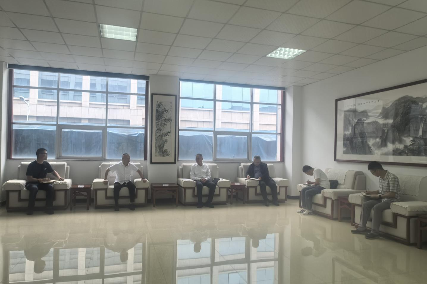 桐廬縣委常委、縣政府黨組成員吳濤來(lái)桐廬公司調(diào)研指導(dǎo)安全生產(chǎn)工作