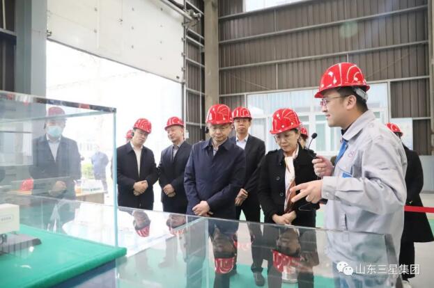 濱州市政協(xié)副主席、市工商聯(lián)主席侯學(xué)峰一行來(lái)山東三星集團(tuán)調(diào)研